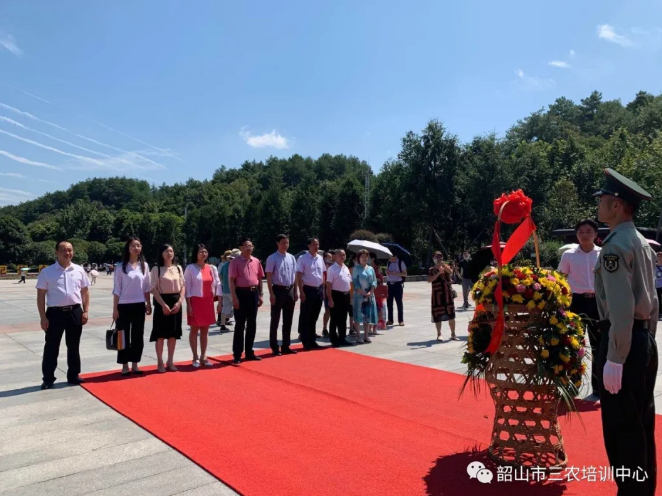 外煉筋骨內(nèi)煉神 壯大基地服“三農(nóng)” —— 記“韶山市三農(nóng)培訓(xùn)中心”申報湖南省農(nóng)村實用人才培訓(xùn)基地(圖1) 外煉筋骨內(nèi)煉神 壯大基地服“三農(nóng)” —— 記“韶山市三農(nóng)培訓(xùn)中心”申報湖南省農(nóng)村實用人才培訓(xùn)基地(圖1)