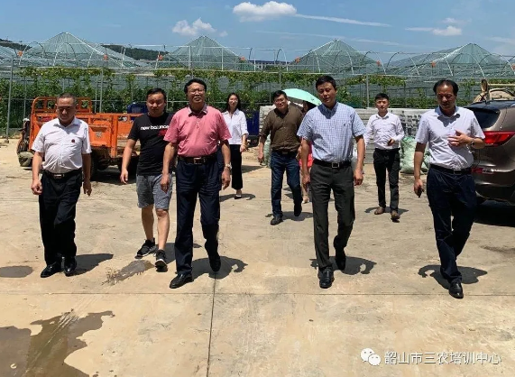 外煉筋骨內(nèi)煉神 壯大基地服“三農(nóng)” —— 記“韶山市三農(nóng)培訓(xùn)中心”申報湖南省農(nóng)村實用人才培訓(xùn)基地(圖6) 外煉筋骨內(nèi)煉神 壯大基地服“三農(nóng)” —— 記“韶山市三農(nóng)培訓(xùn)中心”申報湖南省農(nóng)村實用人才培訓(xùn)基地(圖6)