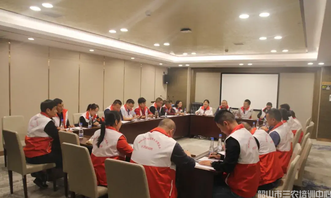 湖南省農(nóng)村實用人才帶頭人示范培訓(xùn)班(第一期)圓滿結(jié)束(圖8) 湖南省農(nóng)村實用人才帶頭人示范培訓(xùn)班(第一期)圓滿結(jié)束(圖8)